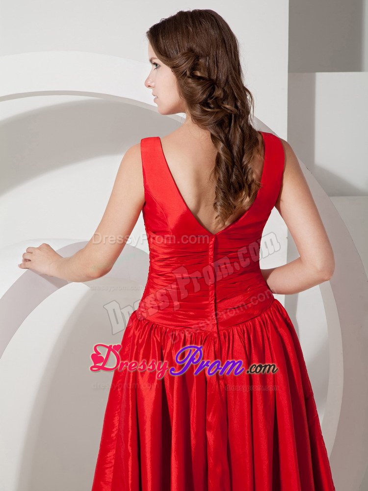 Chinese Red A-line / Princess V-neck Taffeta Quince Dama Dresses