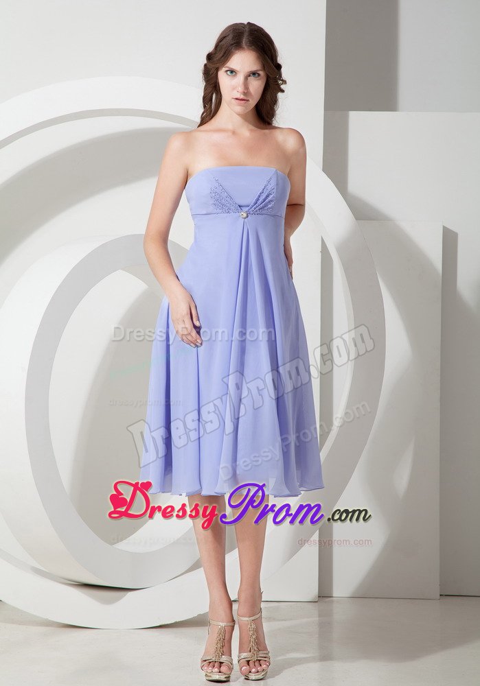 Simple Lilac Chiffon Dama Dress with Strapless Neckline and Beading