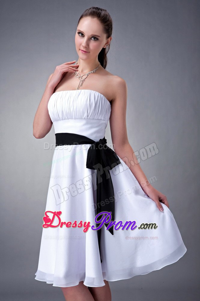 White Ruching Bodice Sash Chiffon Sweet 15 Dresses Knee-length