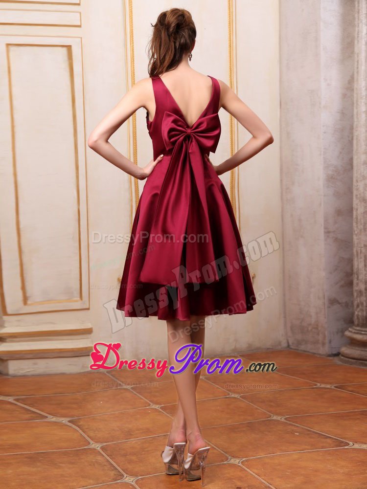 Satin V-neck Sweet Sixteen Dresses with Big Bowknot in Burgundy