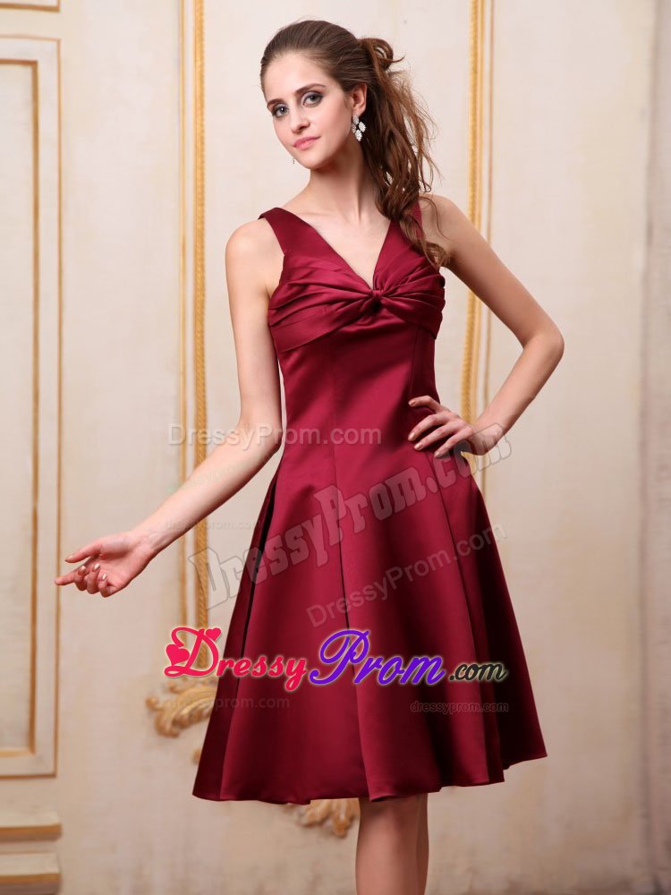 Satin V-neck Sweet Sixteen Dresses with Big Bowknot in Burgundy