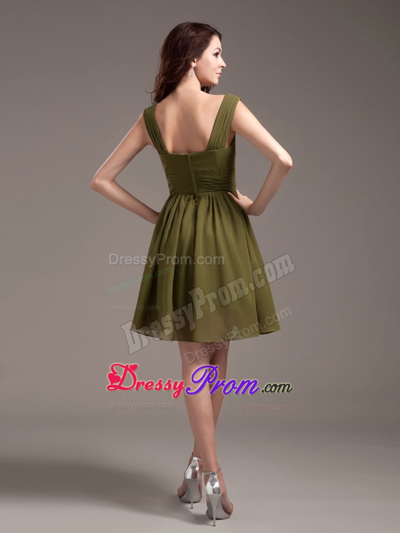 Modest Straps Ruched Olive Green Quinces Dresses with Knee-length
