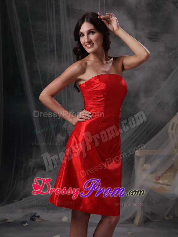 Knee-length Taffeta Strapless Red Dama Dress Ruched under 100