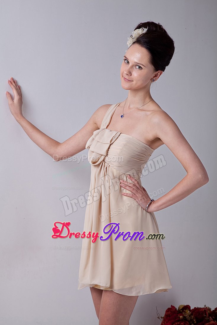 Champagne Mini-length Ruched One Shoulder Chiffon Dama Dresses