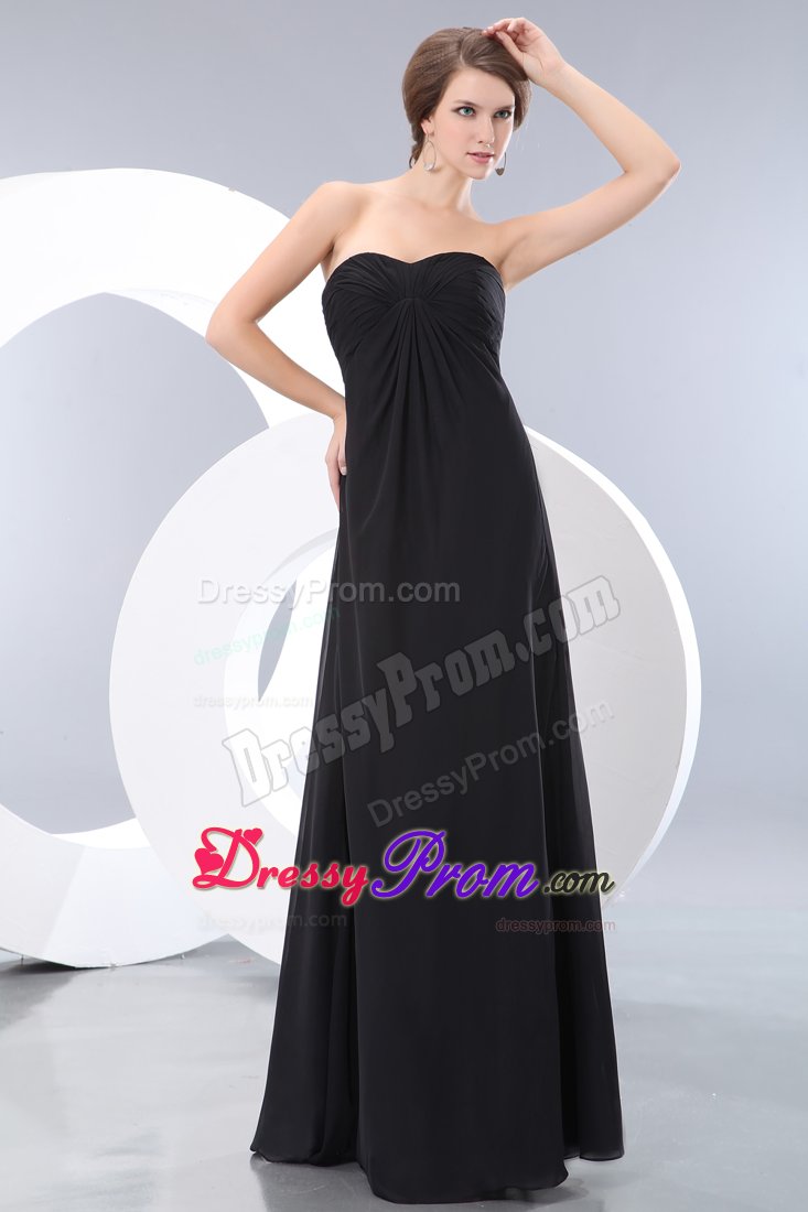 Chiffon Sweetheart Chic Black Ruched Dama Dress in Brest France