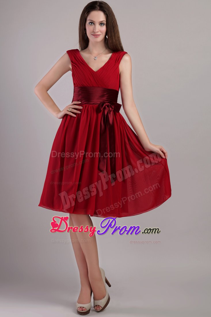 Wine Red V-neck Empire Chiffon Knee-length Dama Dress Sashed