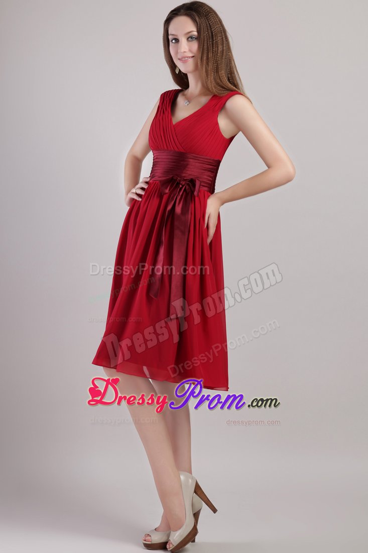 Wine Red V-neck Empire Chiffon Knee-length Dama Dress Sashed