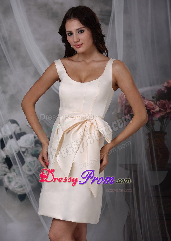 Off White Mini-length Taffeta Dama Dress with Straps and Bow