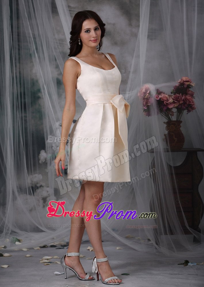 Off White Mini-length Taffeta Dama Dress with Straps and Bow