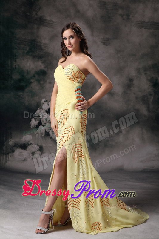 Ruches and High Slit Accent Yellow Prom Gown Dress with Beading