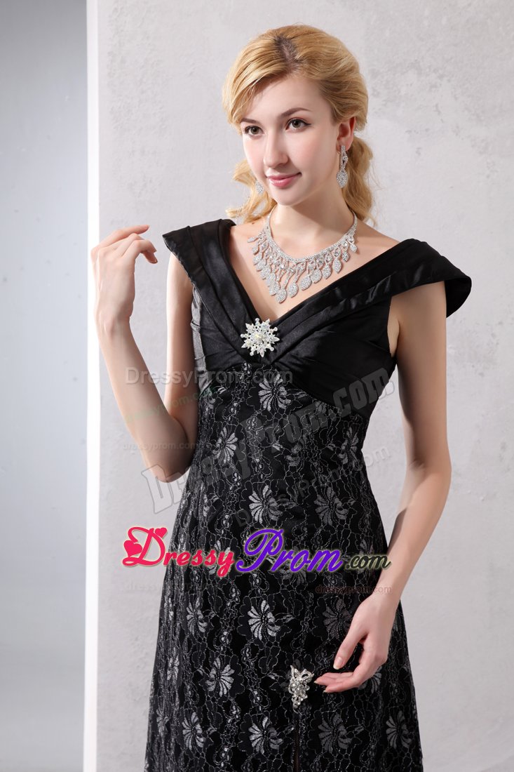 Wonderful Chapel Train V-neck Lace Prom Court Dresses in Black