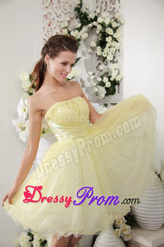 Beading and Ruches Accent Prom Evening Dresses in Light Yellow