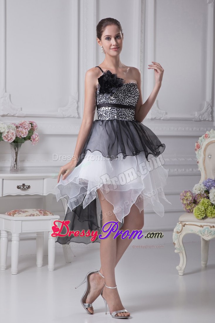 White and Black Symmetrical Dresses for Prom Princess with Beading