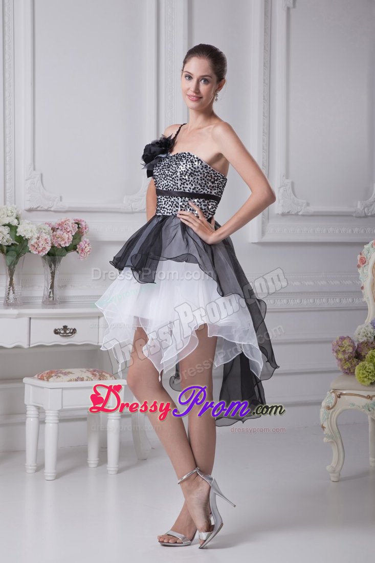 White and Black Symmetrical Dresses for Prom Princess with Beading