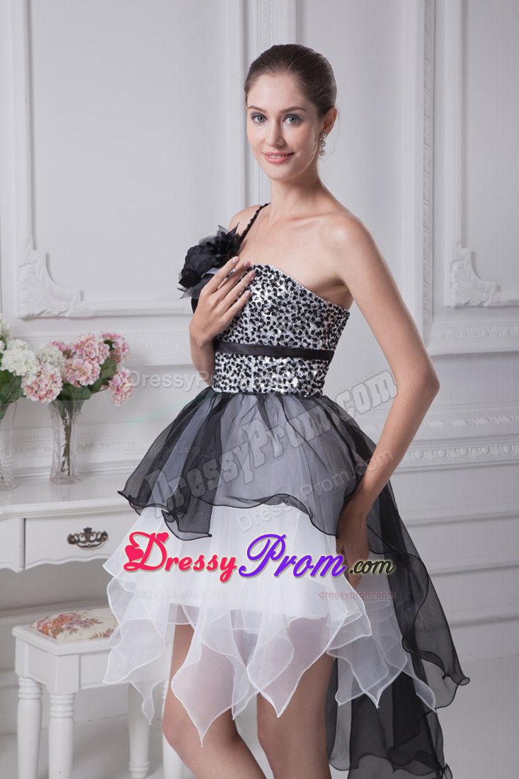 White and Black Symmetrical Dresses for Prom Princess with Beading