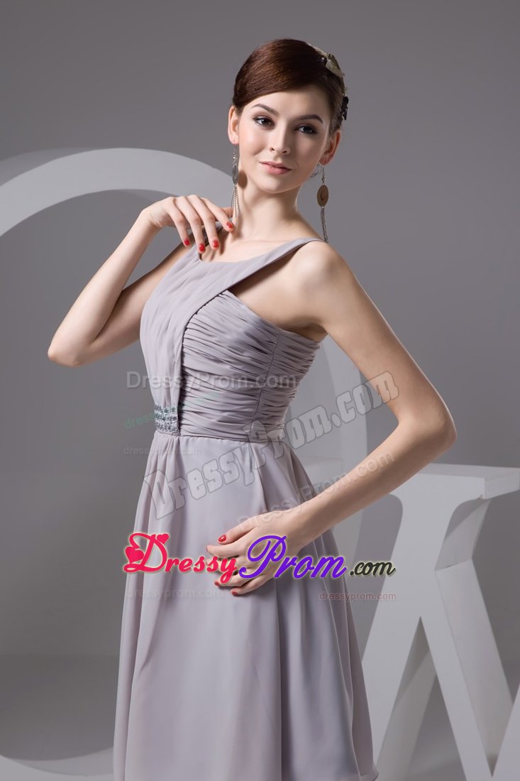 Beaded and Ruched Scoop Gray Chiffon Senior Prom of Knee Length