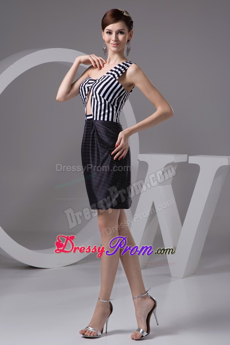 one Shoulder Side Zipper Black and White Short Prom Dress