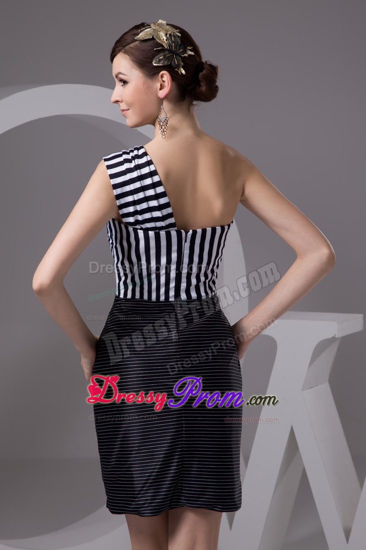 one Shoulder Side Zipper Black and White Short Prom Dress