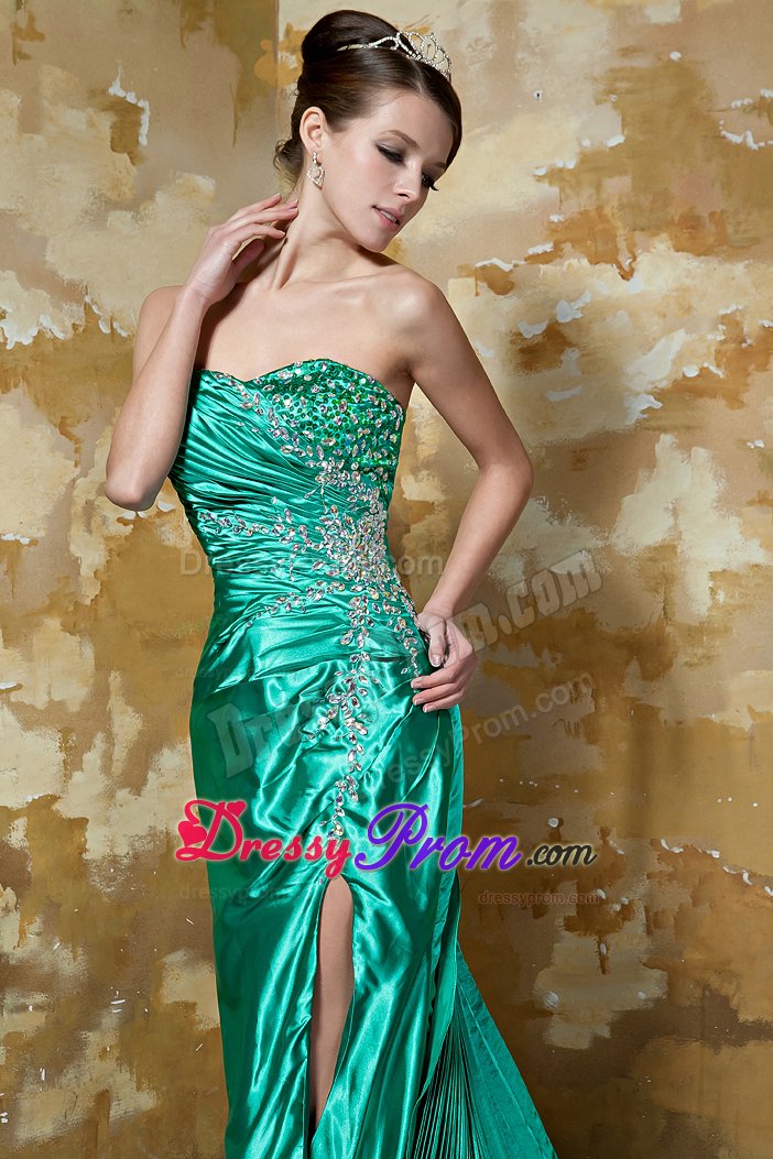 Popular Court Train Beaded Ruched Green Prom Dress for Girls
