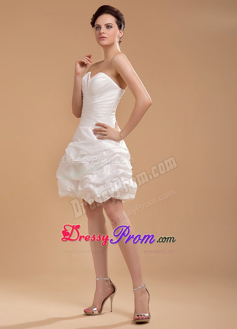 Sweet White Strapless Prom Gown with Sweetheart Knee-length