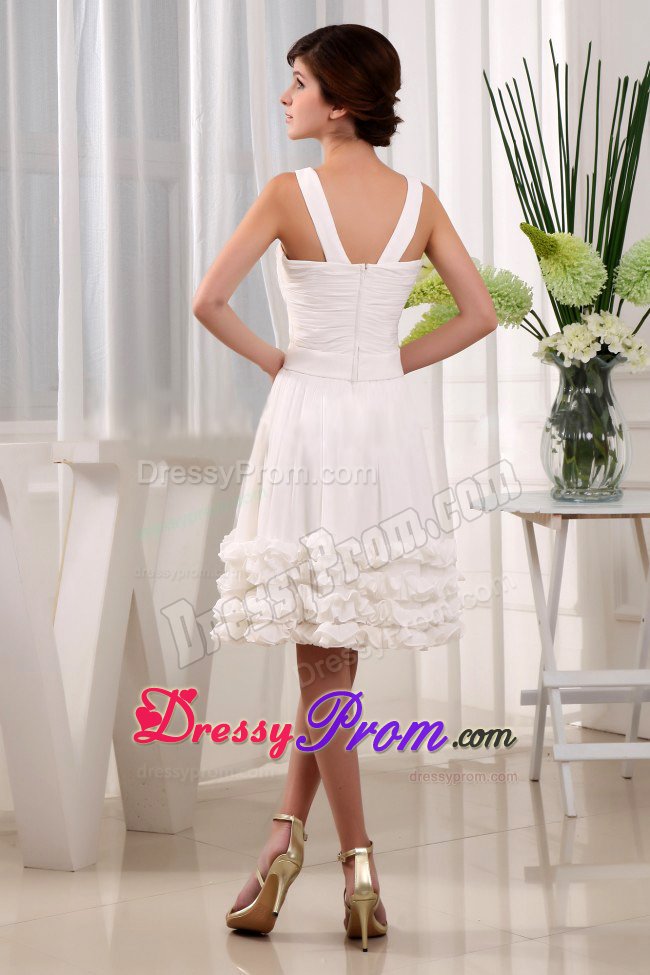 Stylish V-neck A-Line Chiffon Ruffles Knee-length Prom Dress in White