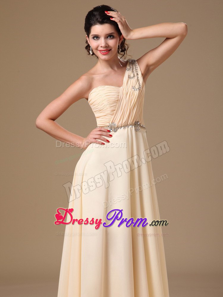 Cheap Chiffon Ruching Prom Gowns Beaded Single Shoulder in Guaruja