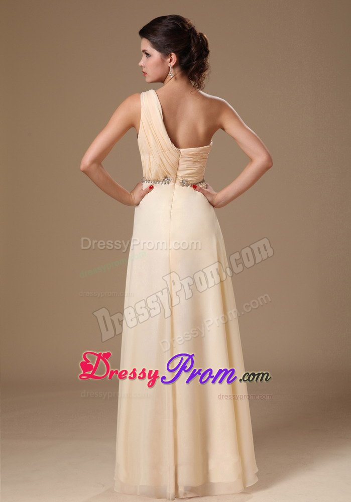 Cheap Chiffon Ruching Prom Gowns Beaded Single Shoulder in Guaruja