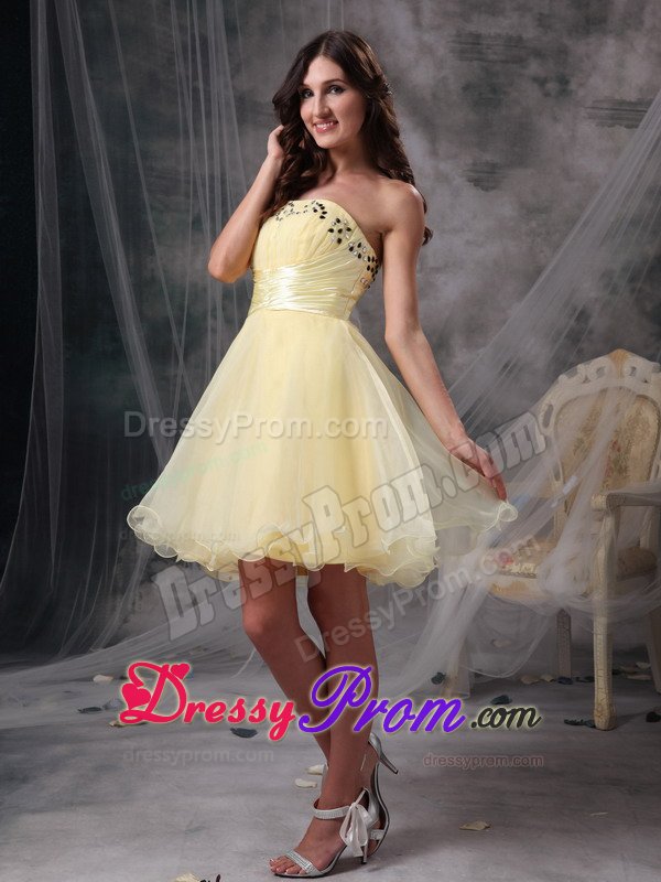 Special Light Yellow Beaded Prom Celebrity Dress Mini-length Organza
