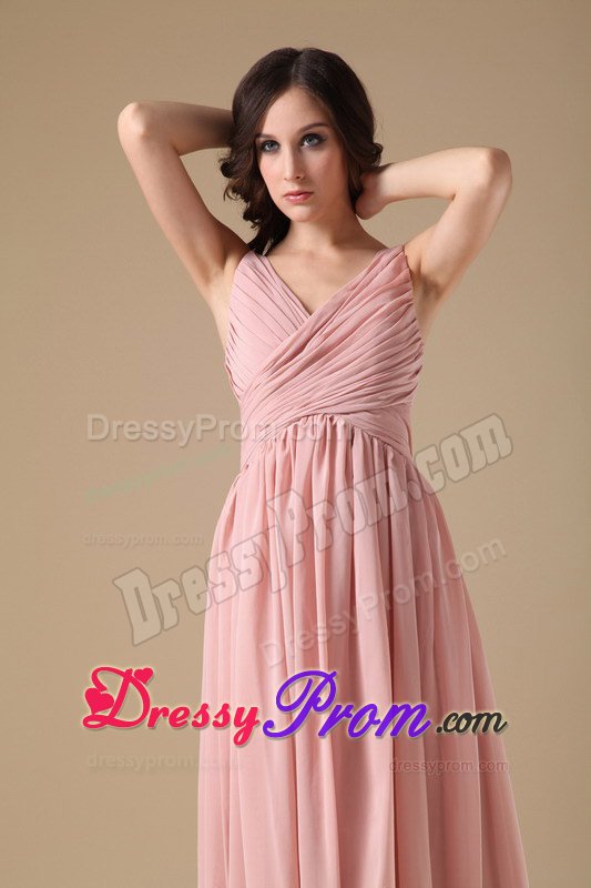 Impressive v-Neck Strapless Prom Celebrity Dress Ruches Floor-length