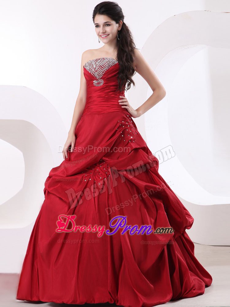 Stylish Red Sleeveless Dresses for 15 Beading and Ruching with Ruffles