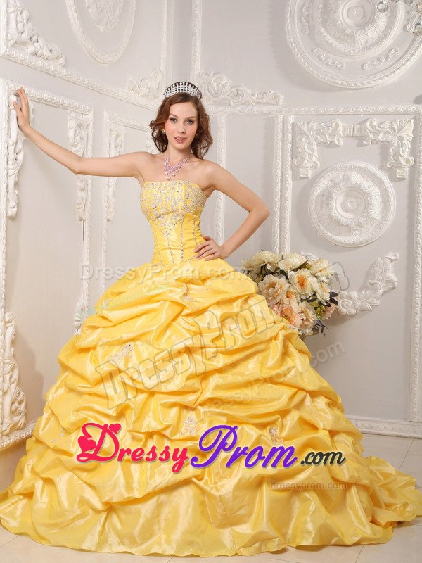Luxurious Yellow Beaded Dress for Quinceanera Appliques Court Train