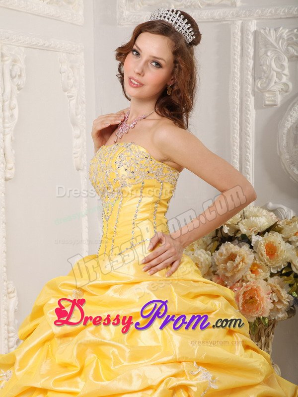 Luxurious Yellow Beaded Dress for Quinceanera Appliques Court Train