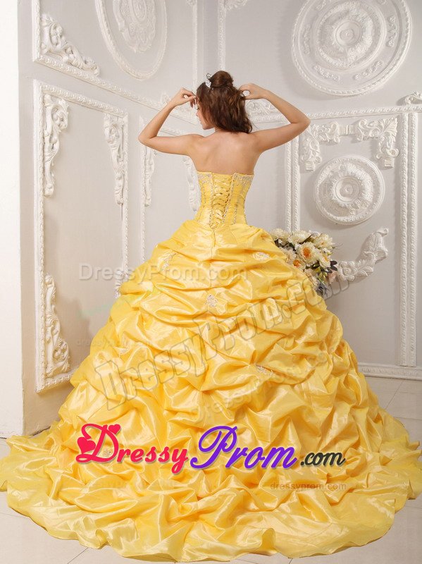 Luxurious Yellow Beaded Dress for Quinceanera Appliques Court Train