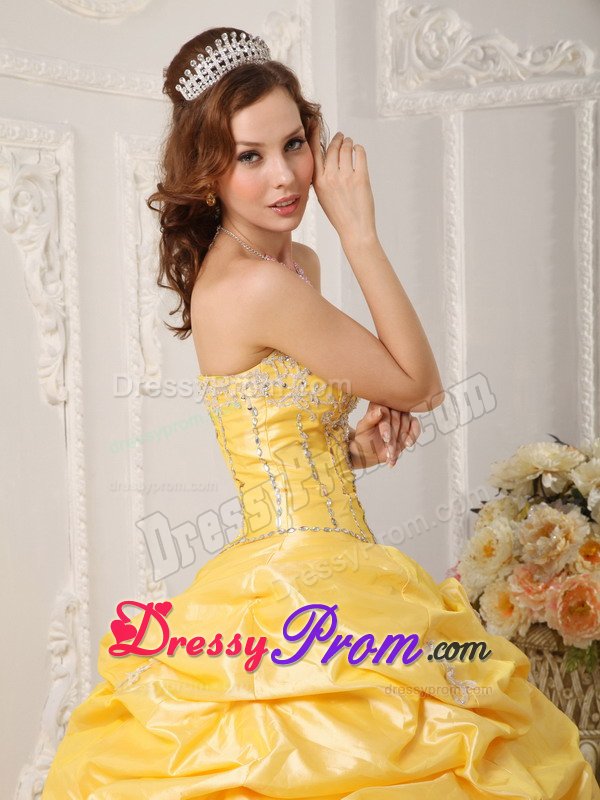 Luxurious Yellow Beaded Dress for Quinceanera Appliques Court Train