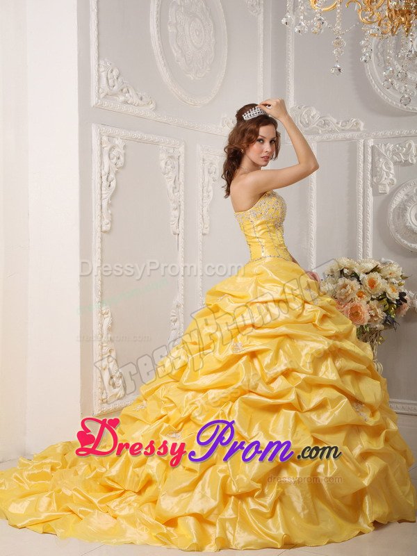 Luxurious Yellow Beaded Dress for Quinceanera Appliques Court Train