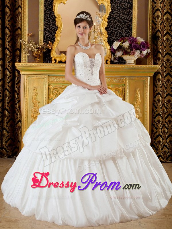 Princess White Quinceanera Gowns Beading and Ruffles Floor-length