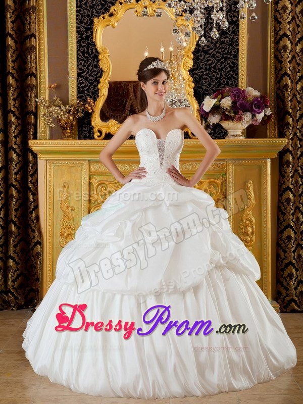 Princess White Quinceanera Gowns Beading and Ruffles Floor-length