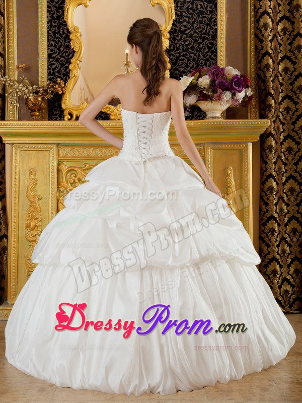 Princess White Quinceanera Gowns Beading and Ruffles Floor-length