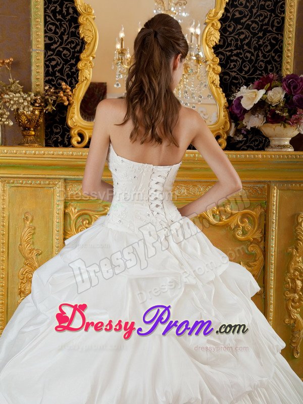 Princess White Quinceanera Gowns Beading and Ruffles Floor-length