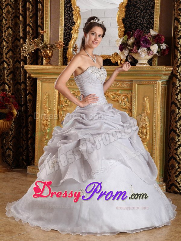 Special Ruffled Layers Sweet 16 Dresses Beaded Sweetheart in White