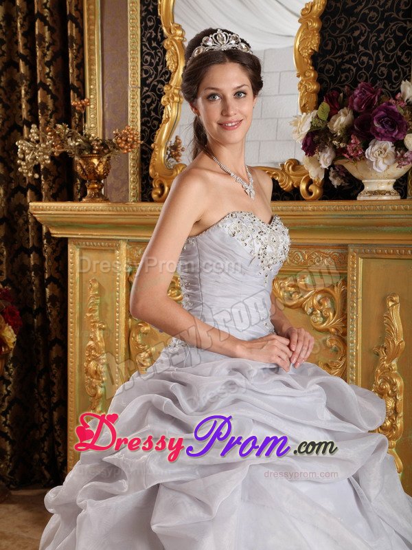 Special Ruffled Layers Sweet 16 Dresses Beaded Sweetheart in White