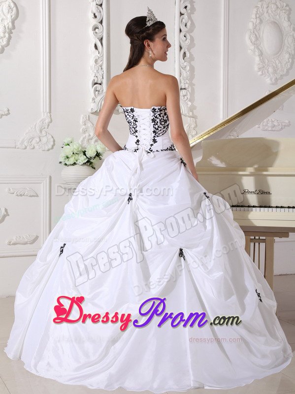 White Taffeta Sweet 15 Dresses with Pick ups and Embroidery 2014