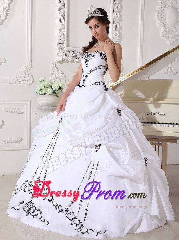 White Taffeta Sweet 15 Dresses with Pick ups and Embroidery 2014