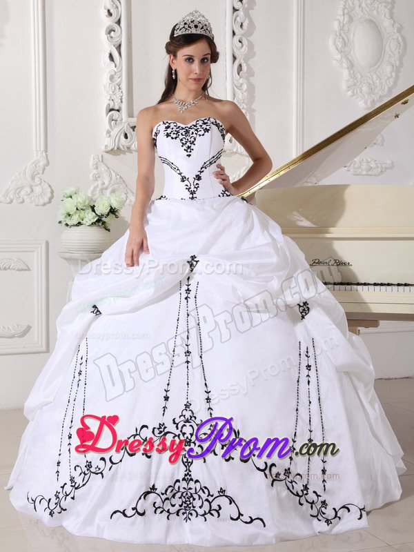White Taffeta Sweet 15 Dresses with Pick ups and Embroidery 2014