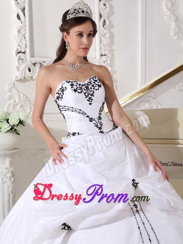 White Taffeta Sweet 15 Dresses with Pick ups and Embroidery 2014