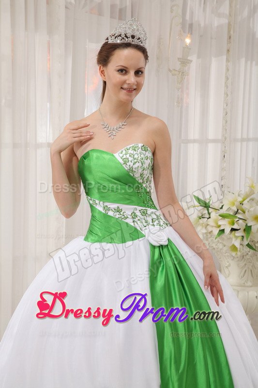 Embroidered Sweetheart Sweet 15 Dresses in White and Green 2014