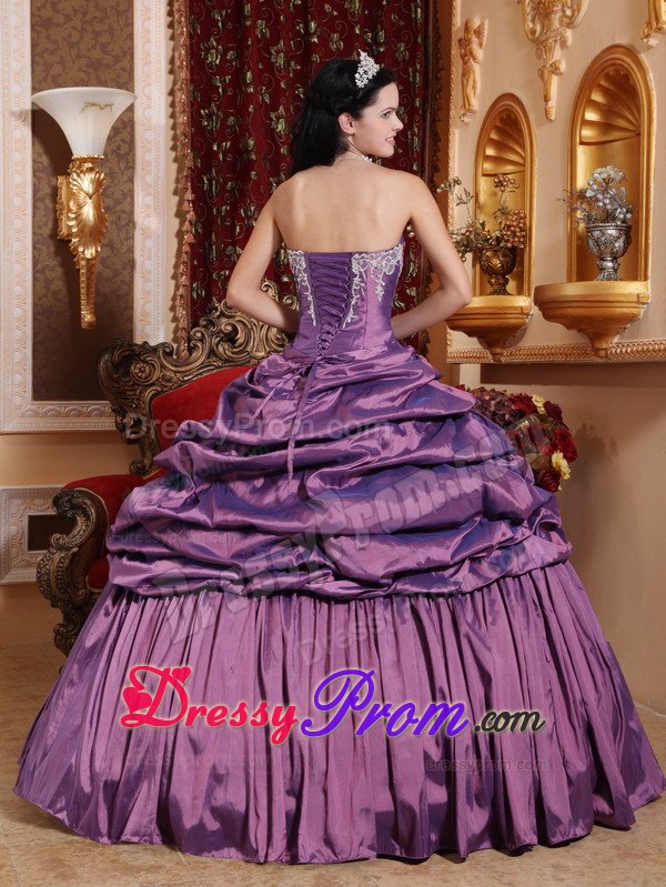 Appliqued Lavender Quinceanera Gown Dresses with Pick ups and Ruches