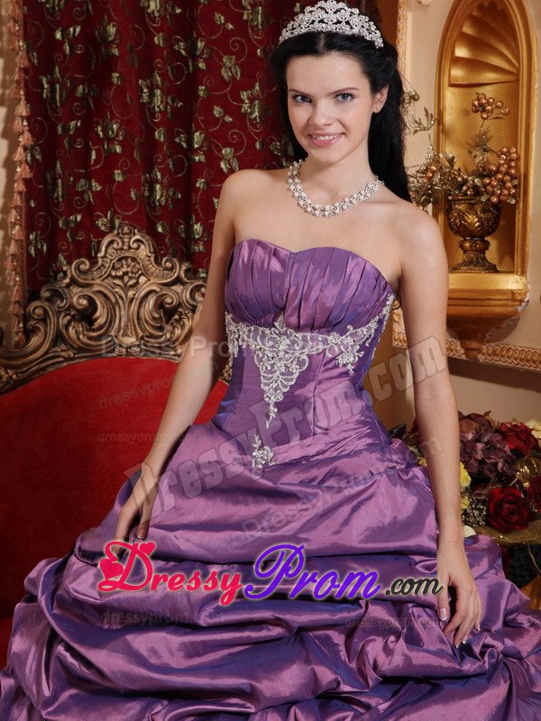 Appliqued Lavender Quinceanera Gown Dresses with Pick ups and Ruches