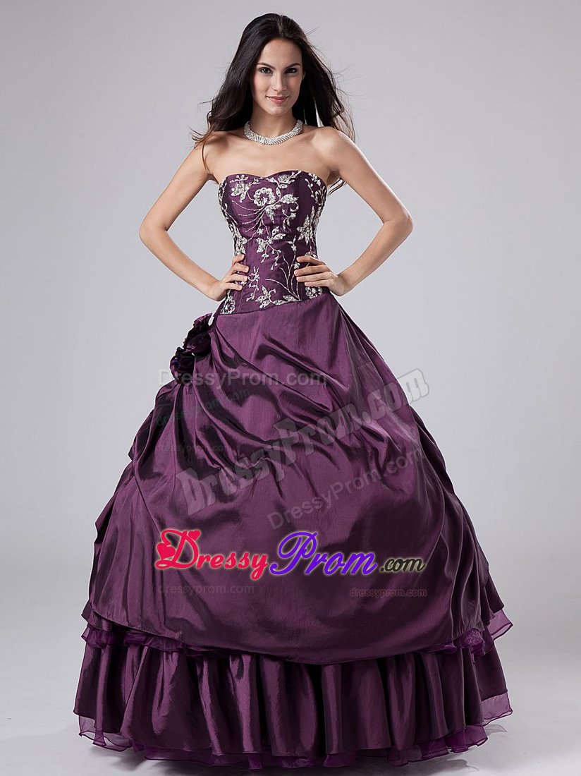 Salinas CA Flowers and Appliques Accent Purple Quinces Dresses