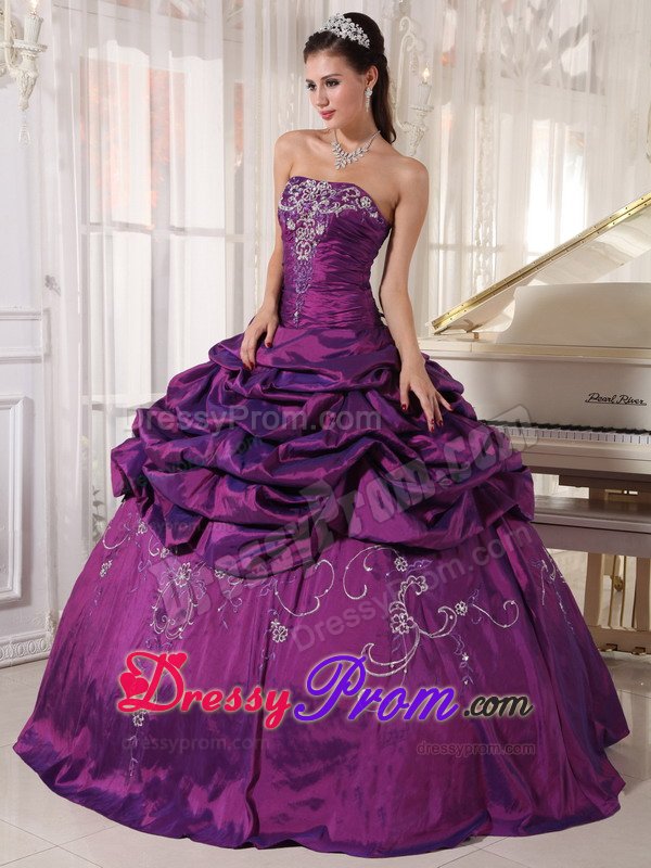 Eggplant Purple Strapless Quinces Dresses with Appliques and Pick ups